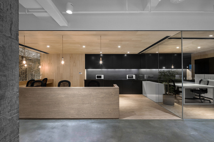 辦公室設(shè)計(jì)如何搭配玻璃隔斷？