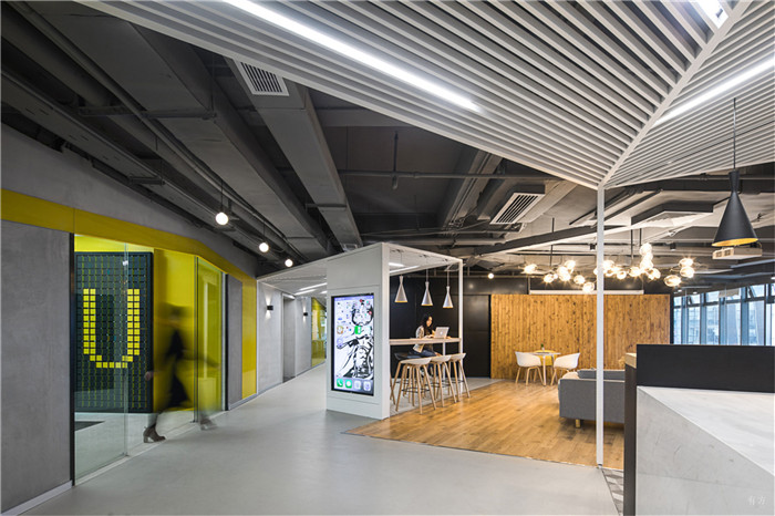 暗黑系創(chuàng)意辦公空間設(shè)計(jì)，看了一眼就心動(dòng)了！