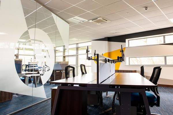 要如何裝修辦公室來展示公司文化和形象呢？