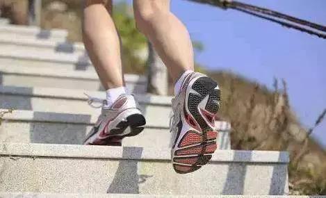 震驚！辦公室里99%都得了這個病，不及時解決危害一生！