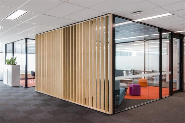 辦公空間：墨爾本在線(xiàn)教育公司現(xiàn)代風(fēng)格辦公室