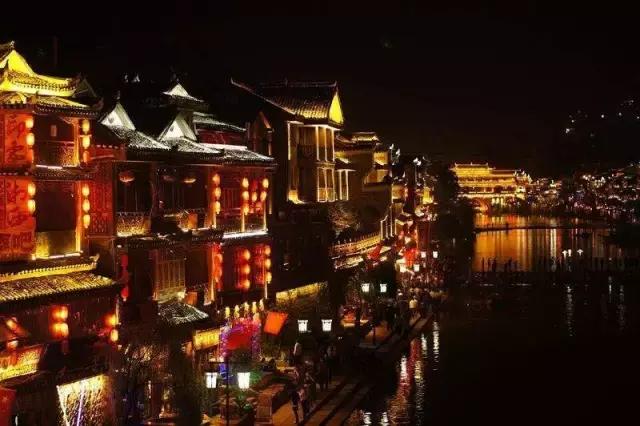 厲害了！觸摸屏公司的現(xiàn)代 loft辦公空間