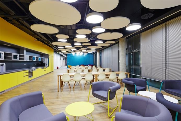 辦公空間，辦公室設(shè)計，科技公司辦公室設(shè)計，現(xiàn)代風格辦公室，在線旅行社