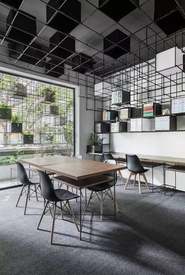 越南Wake Space Up！城市生態(tài)陽臺辦公空間設(shè)計(jì)