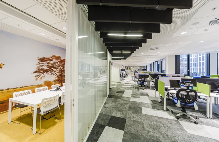 選擇辦公室裝修材料的方法，如何保證辦公室的隔音效果