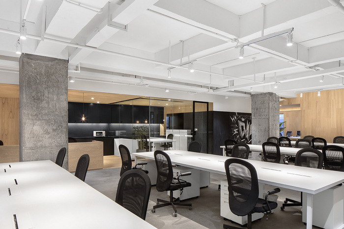 裝修辦公室時(shí)，應(yīng)仔細(xì)挑選油漆